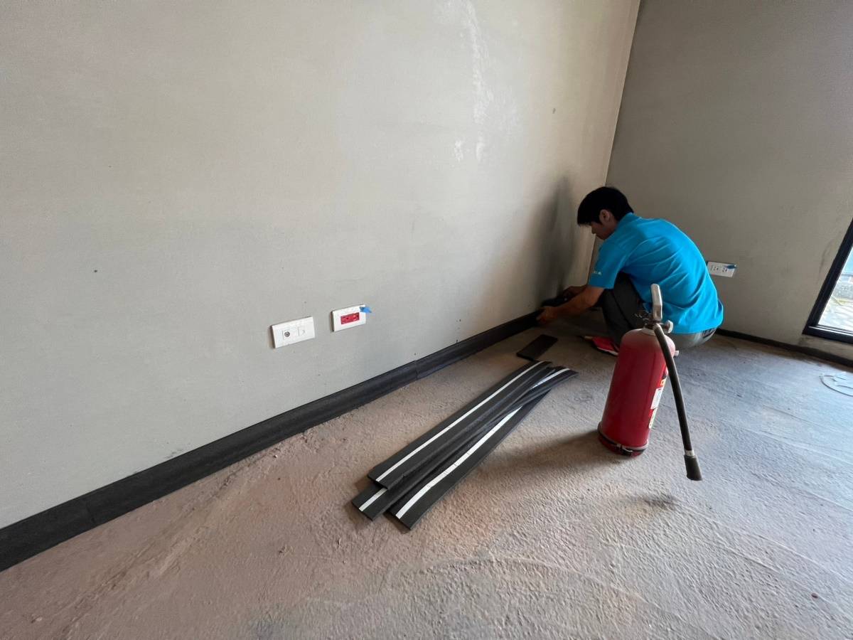  樓地板隔音施工時為何一定要針對牆壁接合處鋪設隔音墊? 